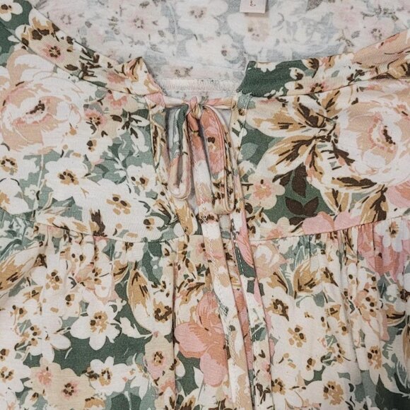 Stich by Chenault Large Green, Pink, and White Floral print blouse. - Picture 5 of 7
